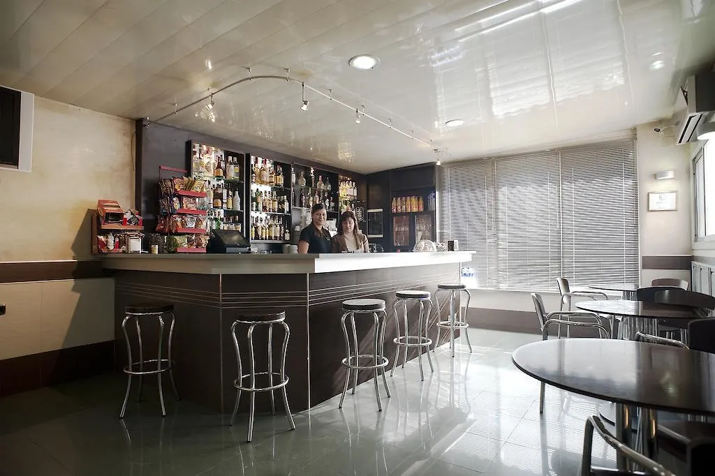 Hostal Xarau Cerdanyola del Valles 2*,